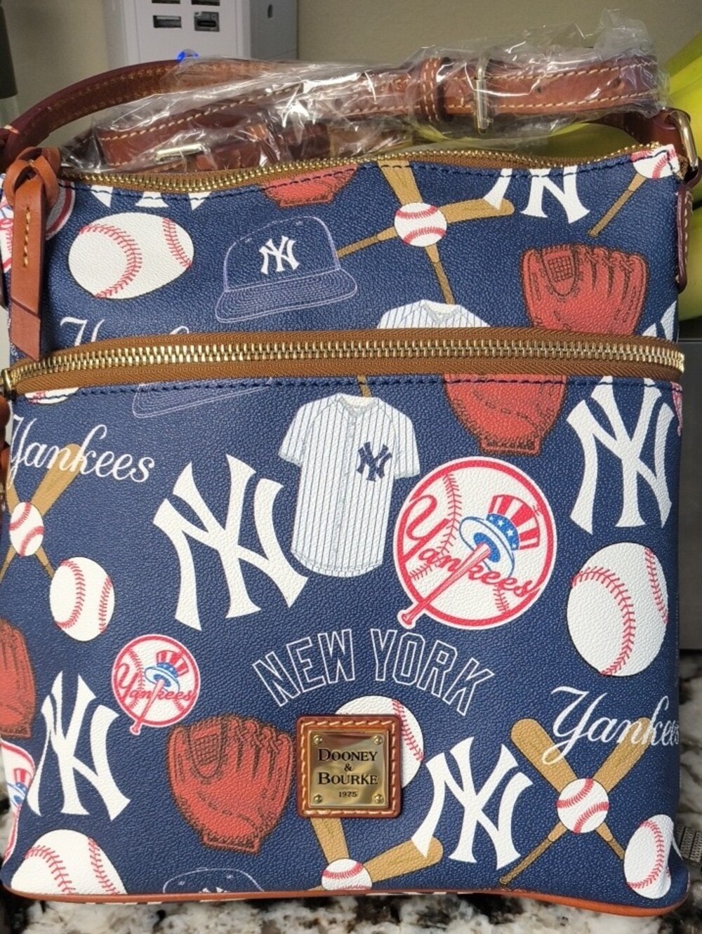 Dooney & Bourke Crossbody Bag NY Yankees